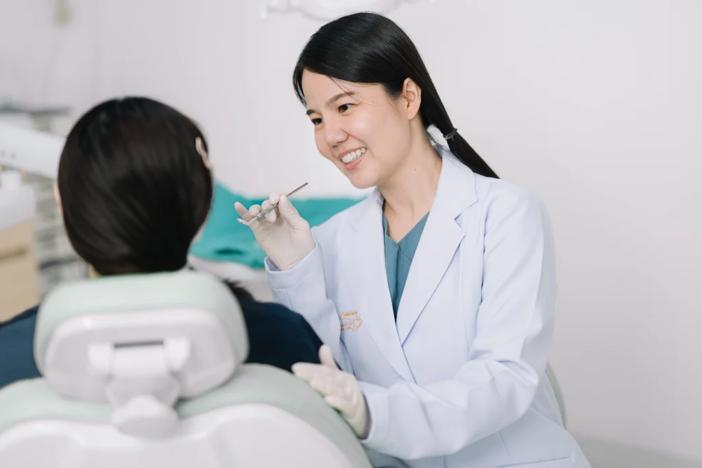 How Long Do Veneers Take? How Many Dental Visits Are Needed? 1 Veneer Consultation